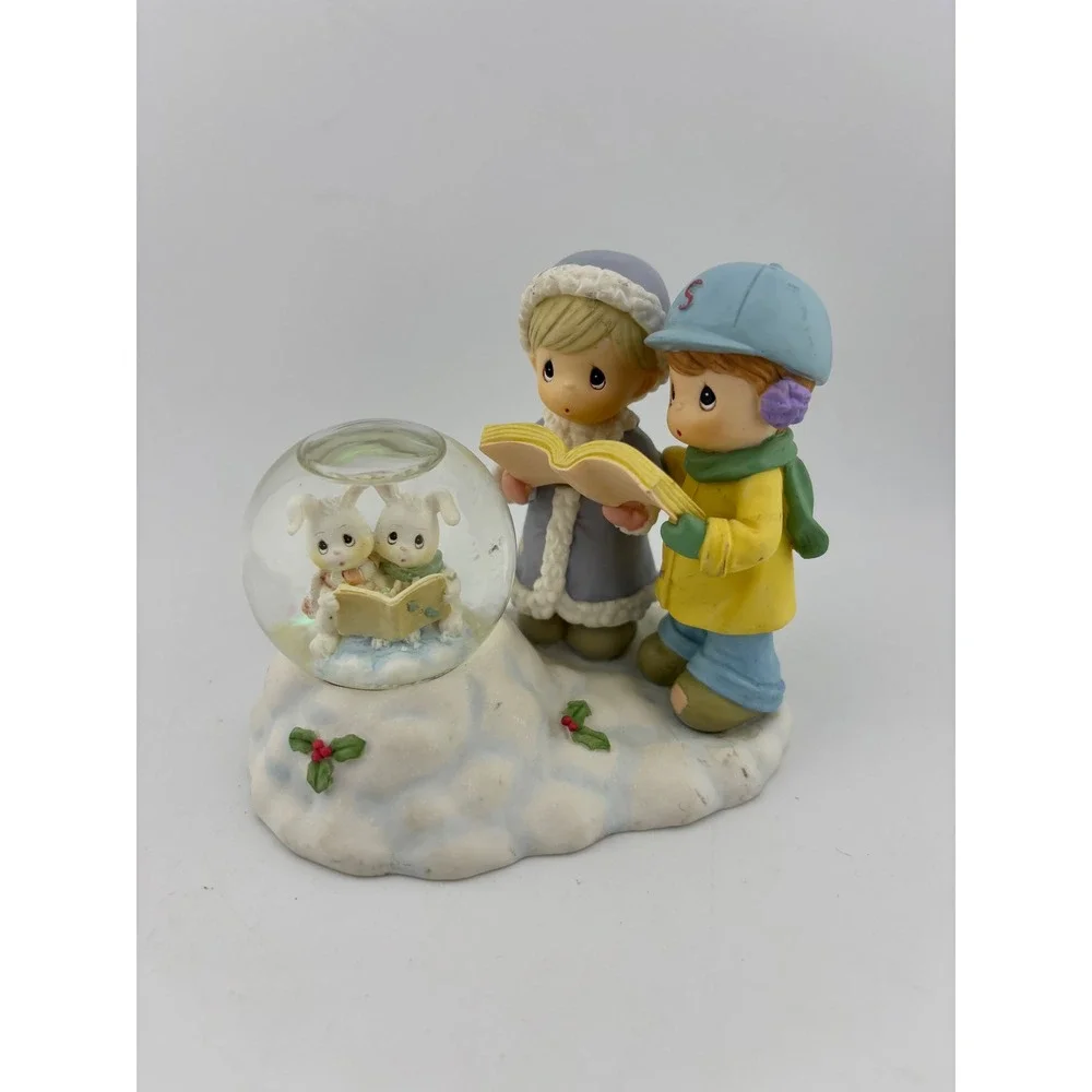 Precious Moments 1999 Carolers Snow Globe with Bunnies and Bible‎ Scene